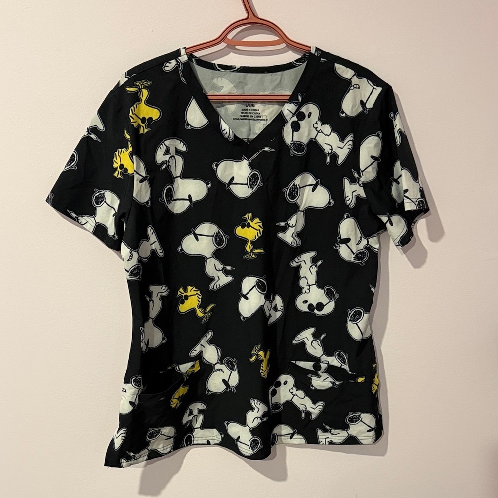 Snoopy & Woodstock Scrub Top Black V-Neck Short Sleeve Women’s
